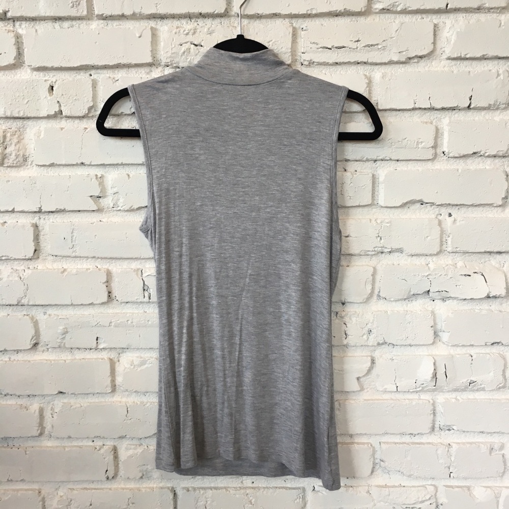 Zenana Outfitters NWOT Mock Neck Top